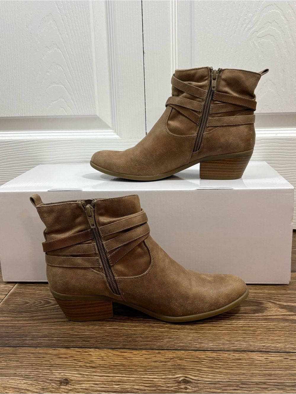 Kim Rogers Pamila Western Boho Faux Suede Ankle Booties Taupe 7.5 - Picture 2 of 12
